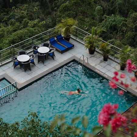 מלון מונאר The Panoramic Getaway מראה חיצוני תמונה The swimming pool at the hotel