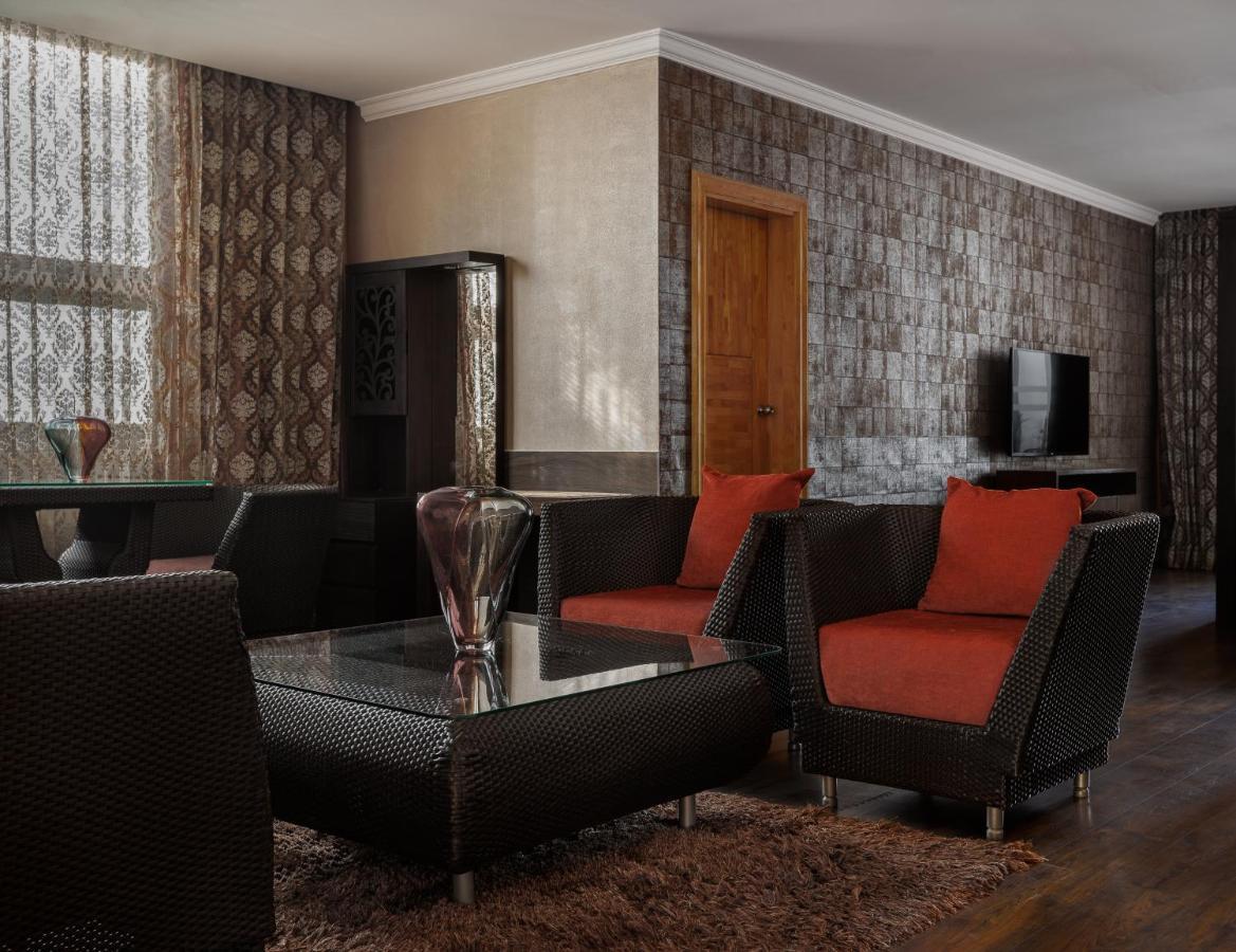 מלון מונאר The Panoramic Getaway מראה חיצוני תמונה A 3D rendering of a living room