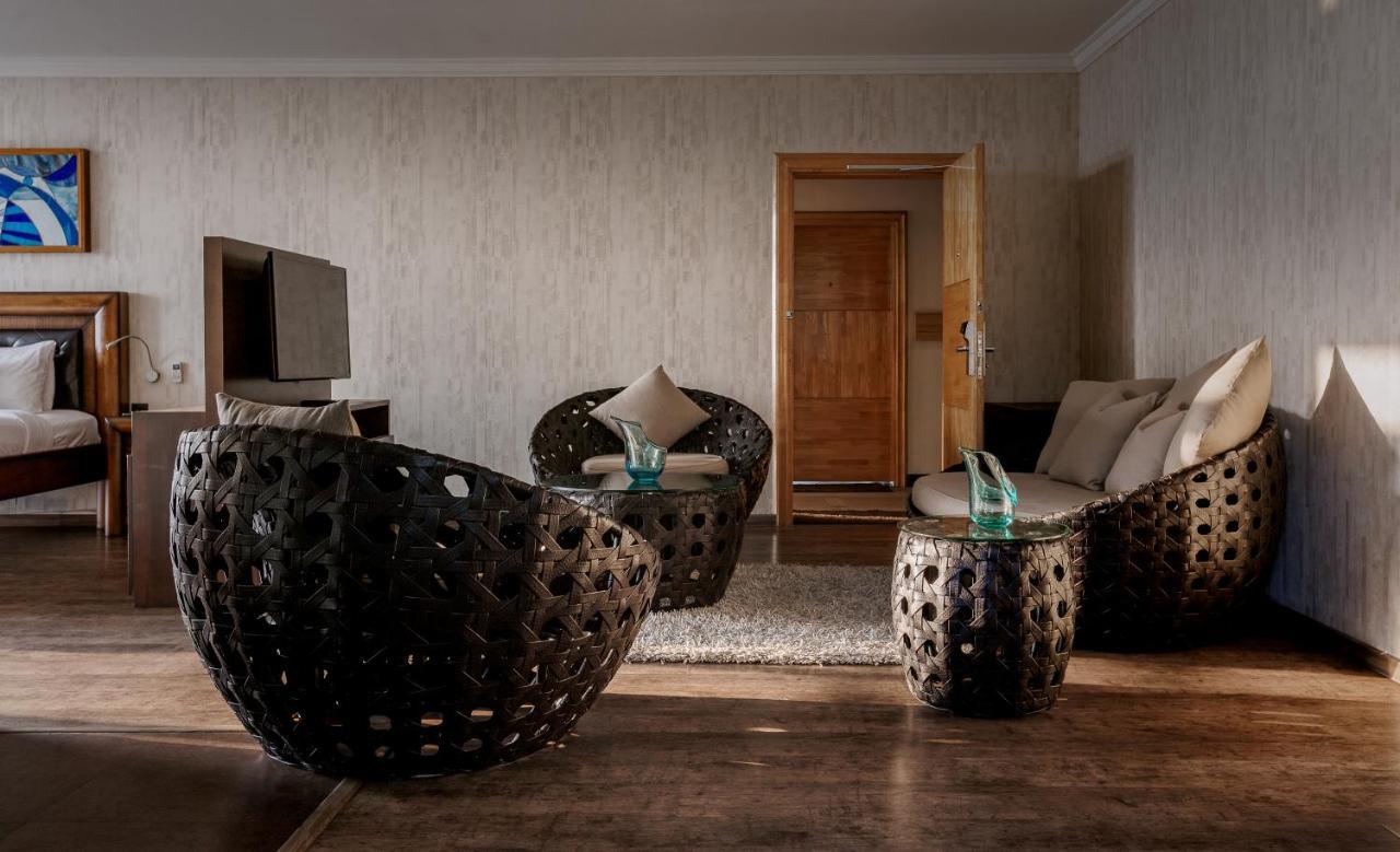 מלון מונאר The Panoramic Getaway מראה חיצוני תמונה The interior of a suite at the Mandarin Oriental, Munich