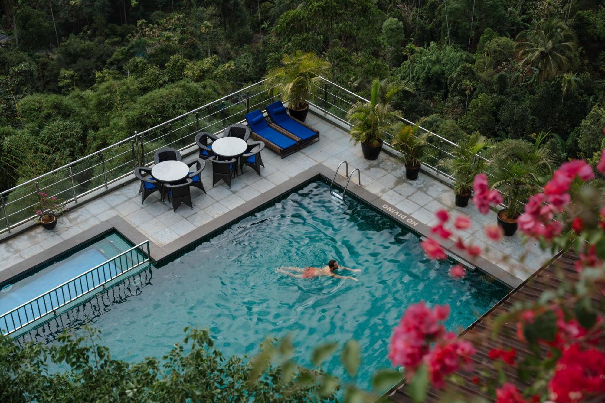 מלון מונאר The Panoramic Getaway מראה חיצוני תמונה The swimming pool at the hotel