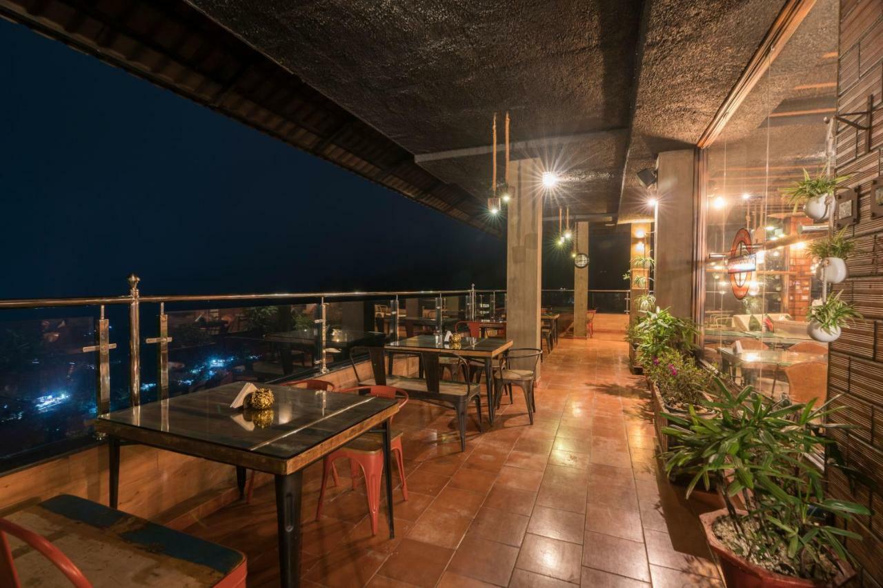 מלון מונאר The Panoramic Getaway מראה חיצוני תמונה Sky Bar