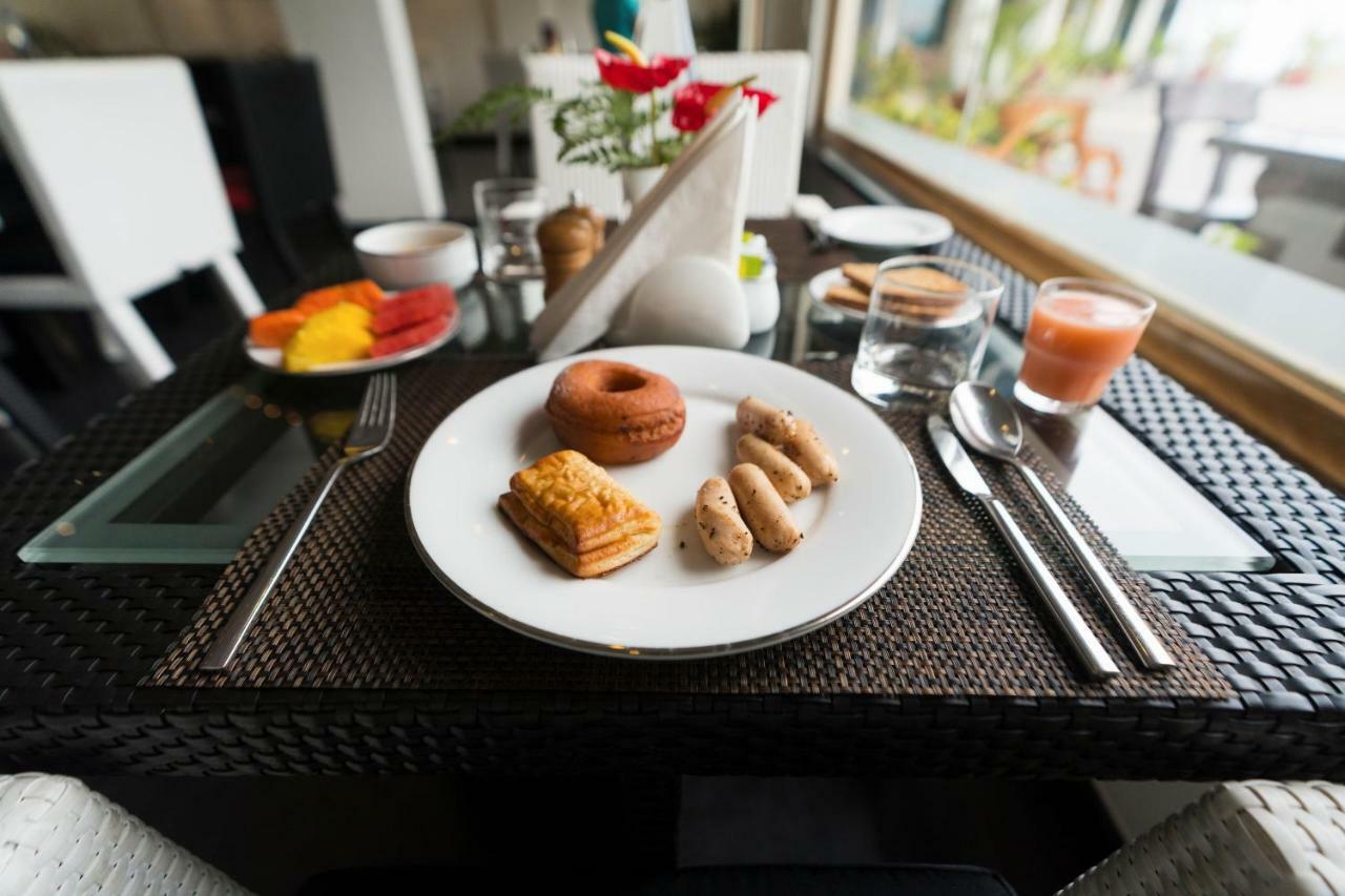 מלון מונאר The Panoramic Getaway מראה חיצוני תמונה A breakfast table at a hotel