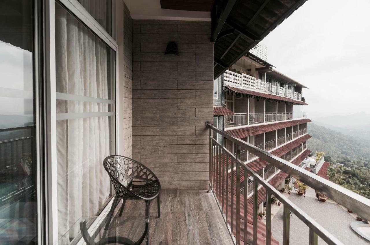 מלון מונאר The Panoramic Getaway מראה חיצוני תמונה A balcony